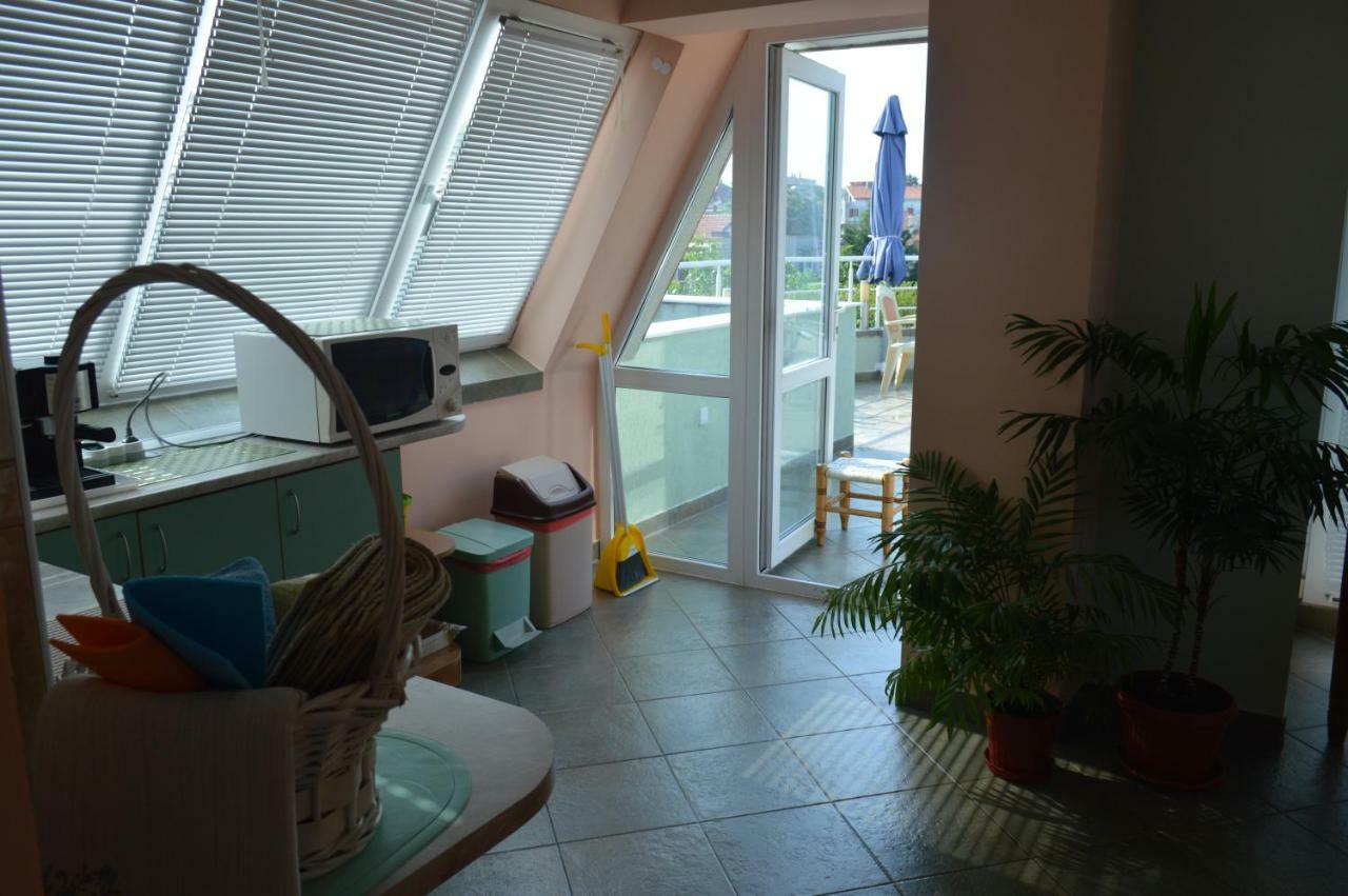 Dimana Hotel Chernomorets Bagian luar foto