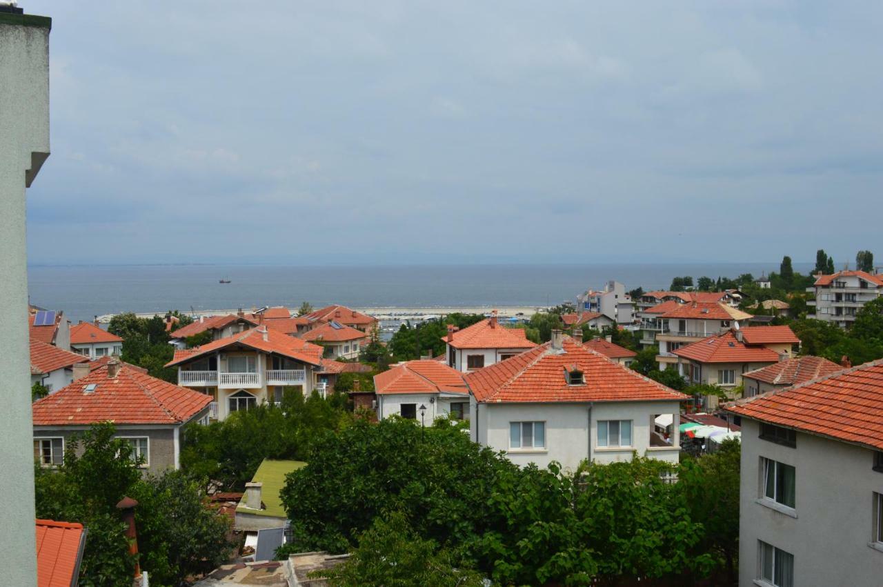 Dimana Hotel Chernomorets Bagian luar foto